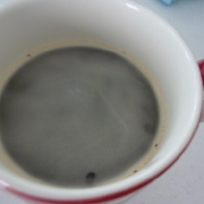はじめてコーヒーにはちみつを入れてみました☆
白砂糖とは違った味わいで美味しいですね♪
御馳走様でしたぁ（＾＾）